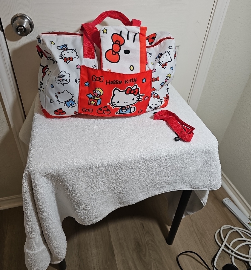 New Sanrio Genuine 2 Pcs Hello Kitty Foldable Duffle Bag and Pouch - Picture 11 of 13